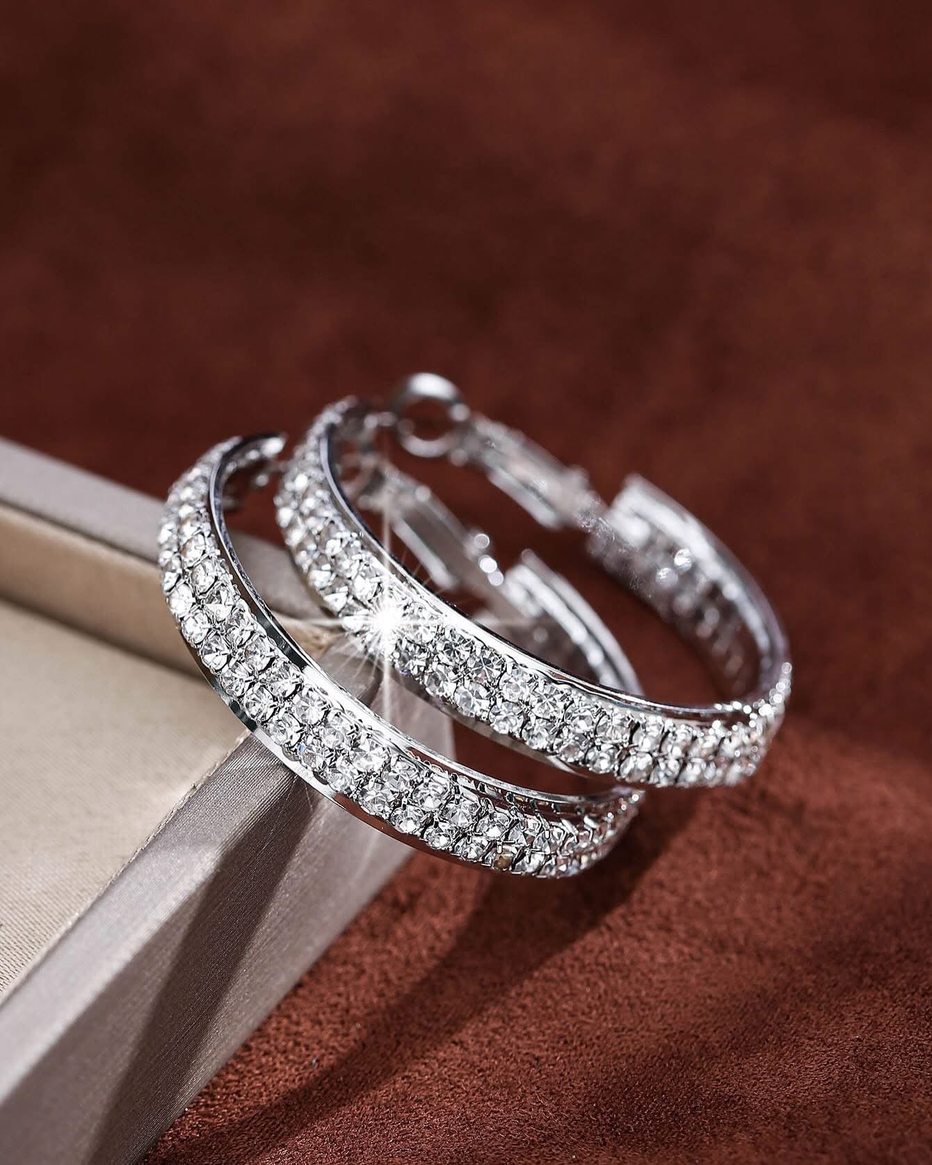 Fearless Woman Diamond Hopp Earrings