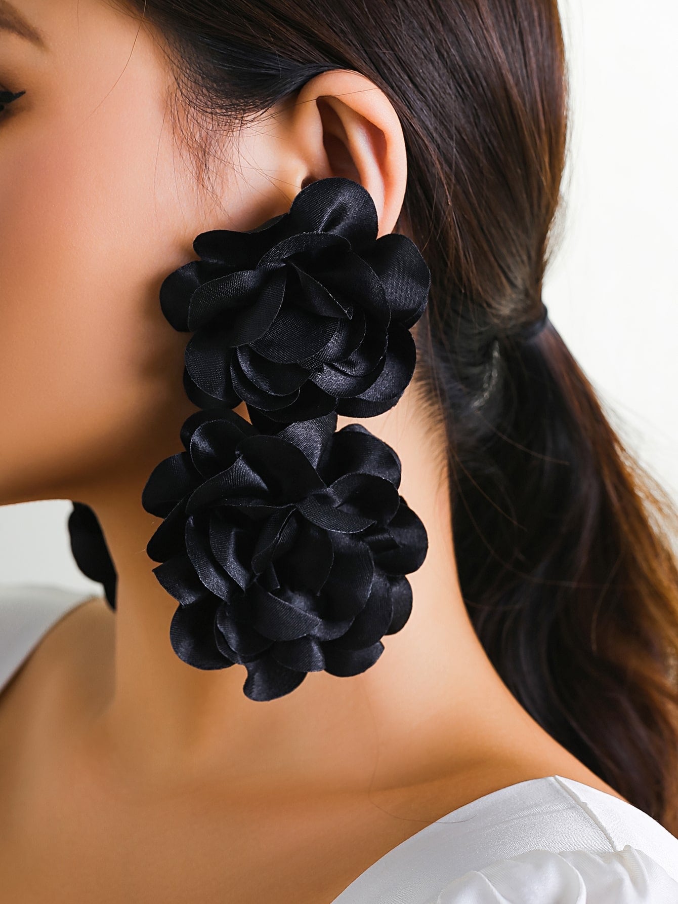 Flawless Woman Flower Girl Earrings