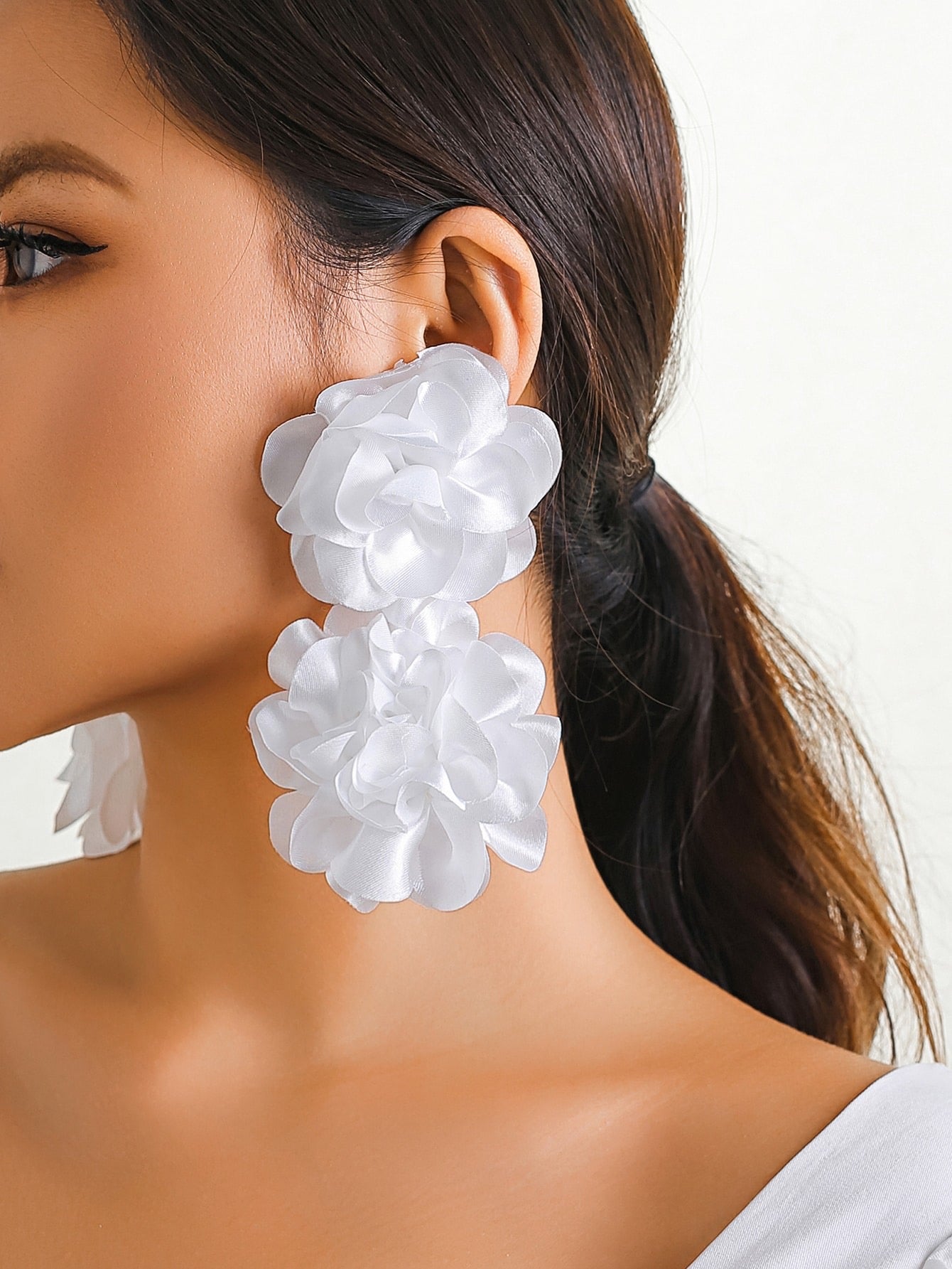 Flawless Woman Flower Girl Earrings