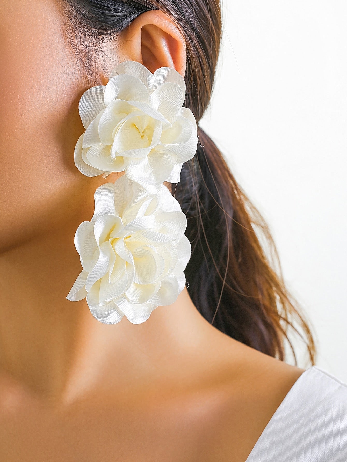 Flawless Woman Flower Girl Earrings