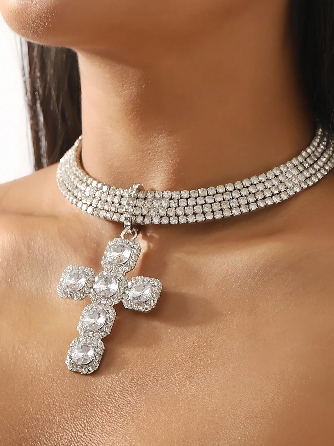 Fearless Woman Lina Necklace
