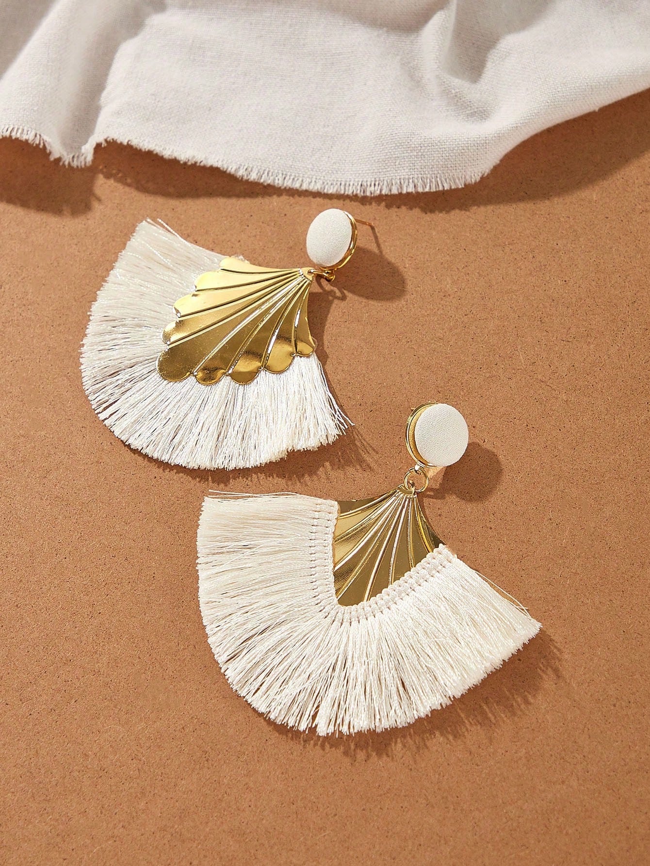Flawless Woman Fan Tassel Earrings