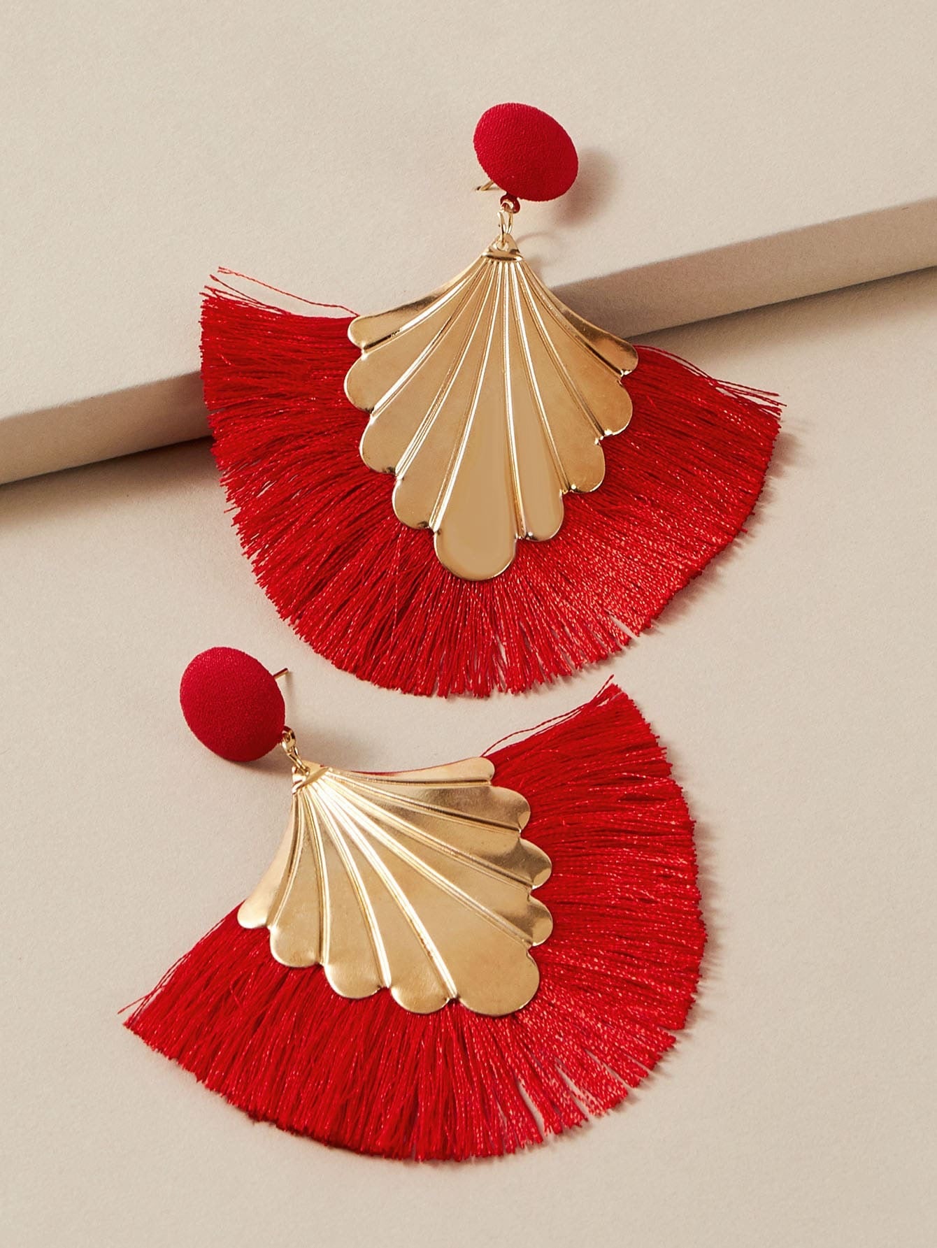 Flawless Woman Fan Tassel Earrings