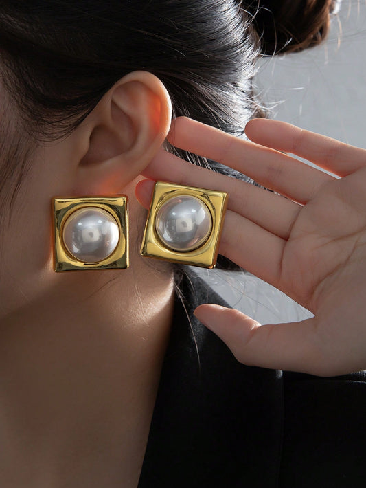 Fabulous Woman Square Pearl Earrings