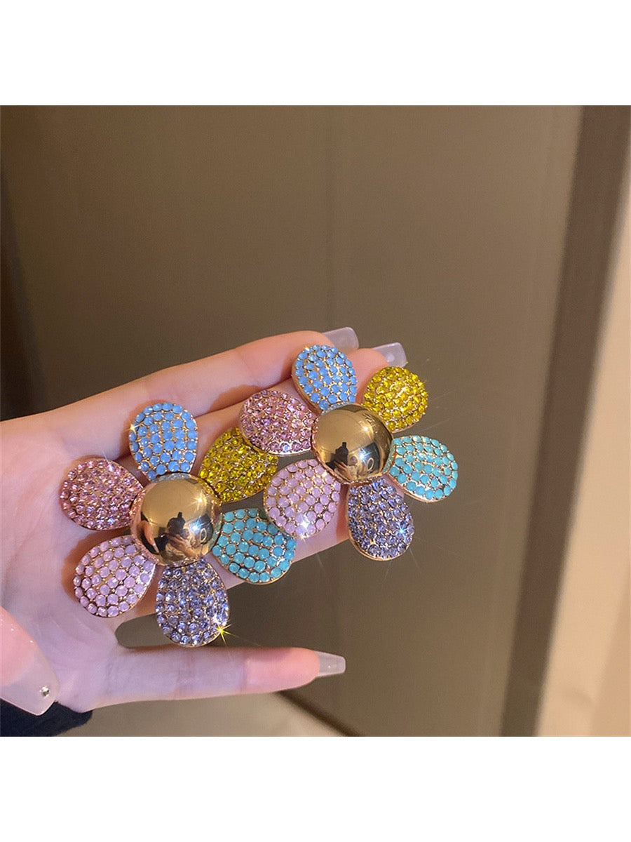 Flawless Woman Daisy Flower Earrings
