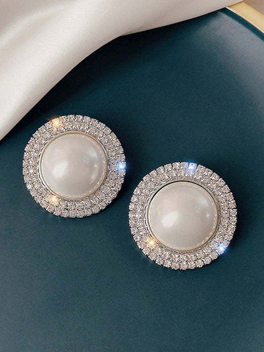 Fearless Woman Mrs. Pearl Clip on Earrings